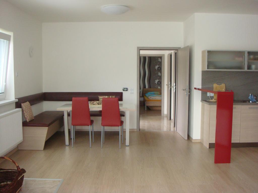 Apartman Kurdejov Hustopece Phòng bức ảnh